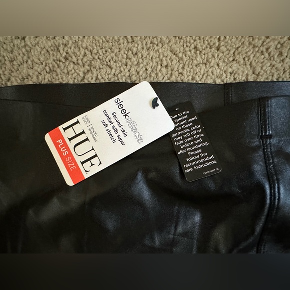 NWT HUE Sleek Effect Leatherette Leggings 3X - Picture 4 of 13